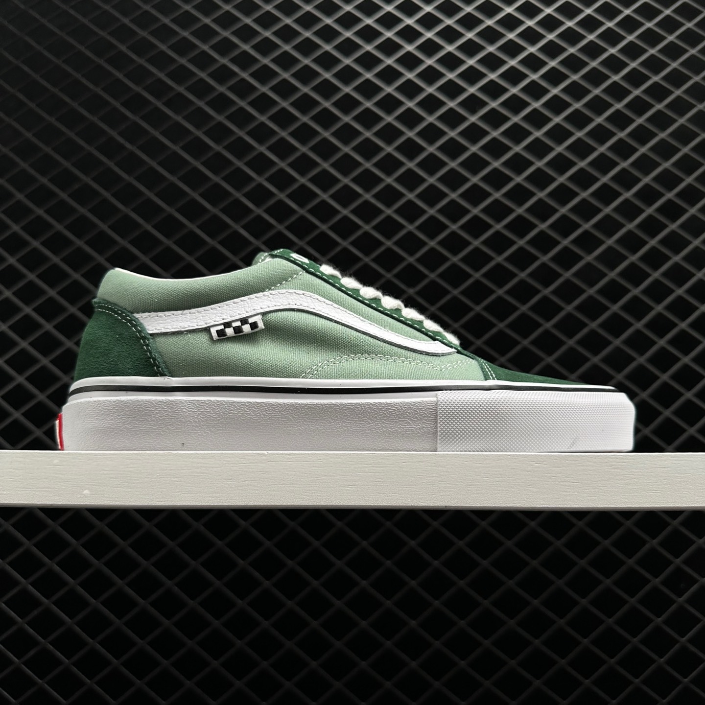 Vans Old Skool Skate Green VN0A5FCB6QU - Stylish Retro Sneakers