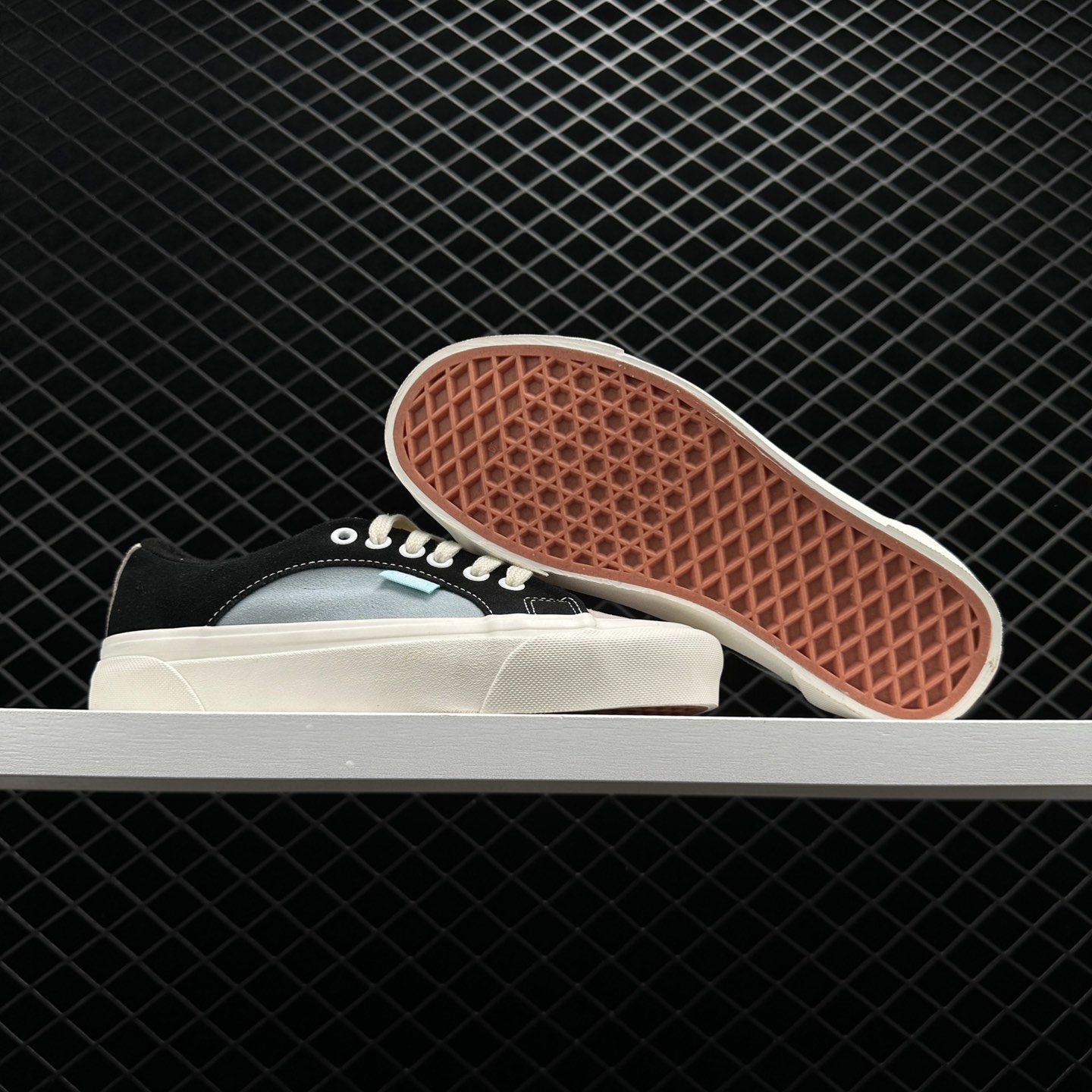 Vans Lampin 86 DX Sneakers Unisex Blue Black White - Shop Now Vans Lampin 86 DX Sneakers Unisex Blue Black White - Shop Now