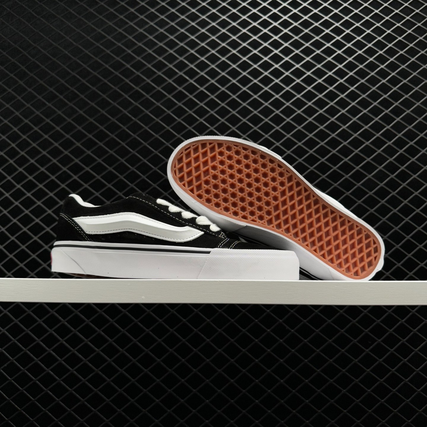 Vans Knu Skool Black White VN0009QC6BT | Classic Style, Versatile Sneakers