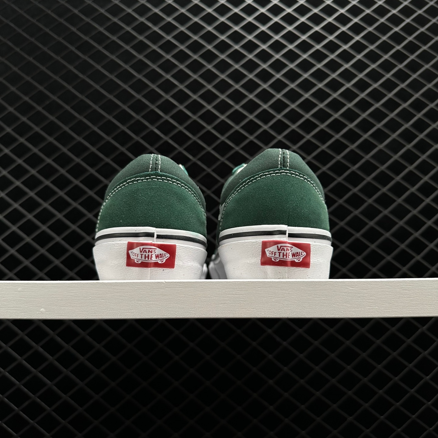 Vans Old Skool 'Color Theory - Duck Green' VN0A5KRSYQW: Trendy Sneaker with Unique Green Hue