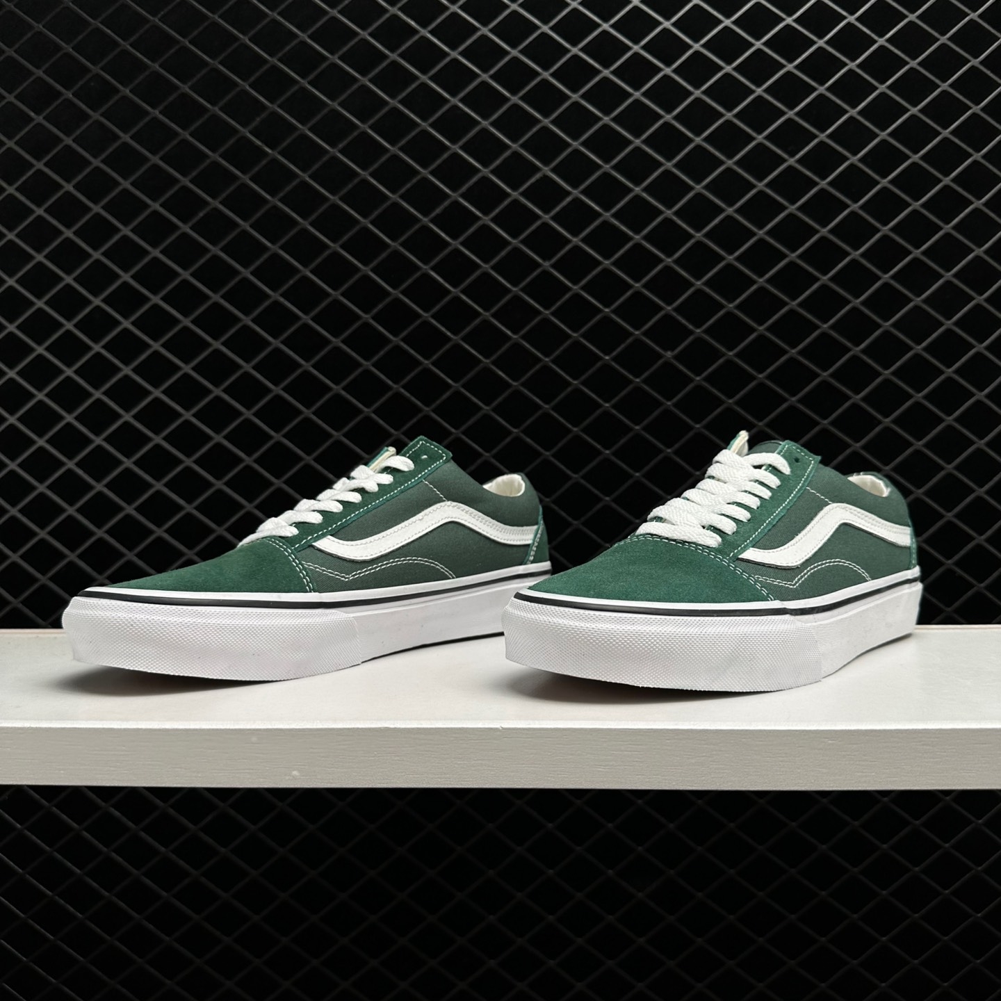 Vans Old Skool 'Color Theory - Duck Green' VN0A5KRSYQW: Trendy Sneaker with Unique Green Hue