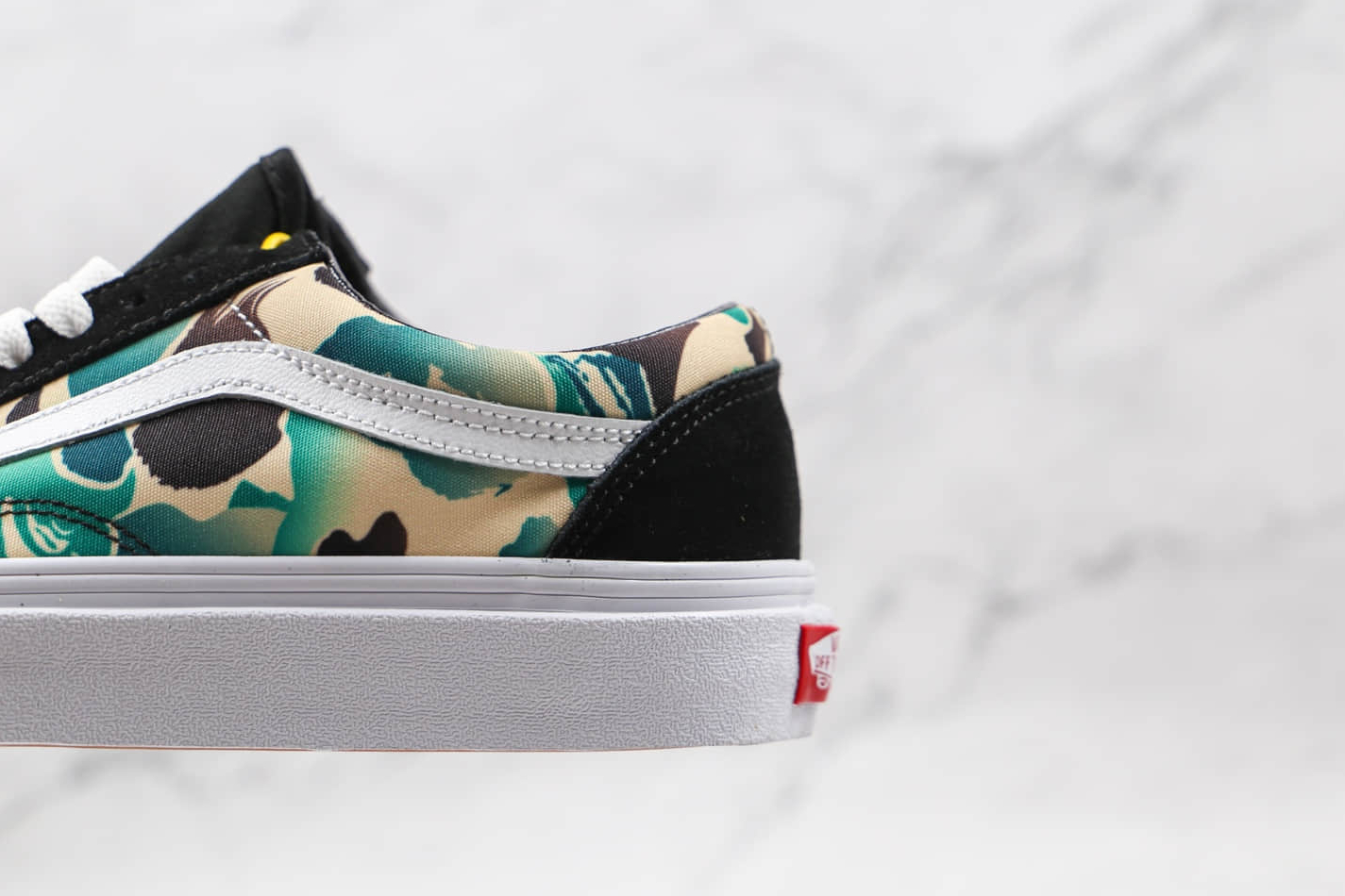 Vans Ward Black Camo VN0A38DMU21: Stylish and Stealthy Sneakers Vans Ward Black Camo VN0A38DMU21: Stylish and Stealthy Sneakers