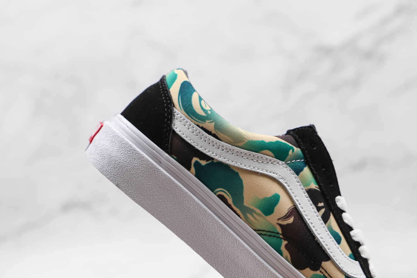 Vans Ward Black Camo VN0A38DMU21: Stylish and Stealthy Sneakers Vans Ward Black Camo VN0A38DMU21: Stylish and Stealthy Sneakers