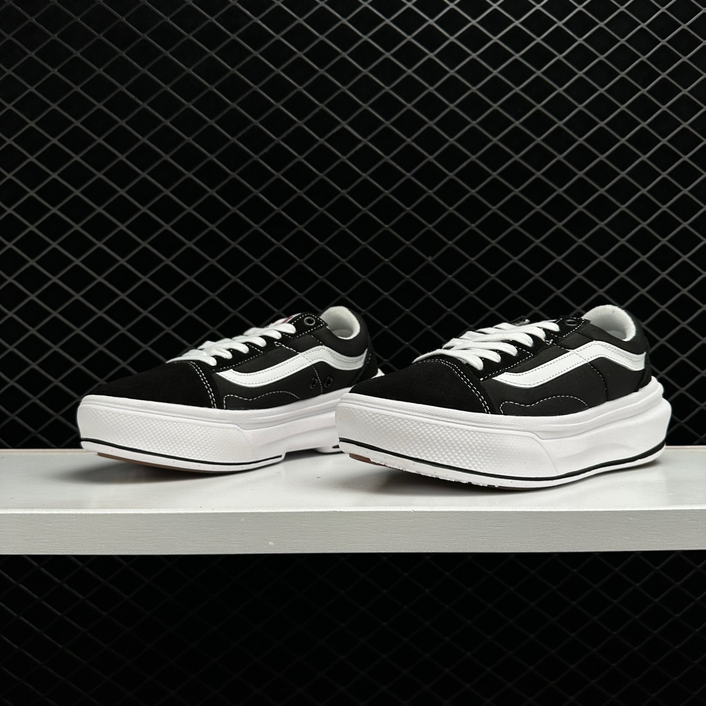 Vans Old Skool Overt ComfyCush Black White Shoes VN0A7Q5EBA2 Vans Old Skool Overt ComfyCush Black White Shoes VN0A7Q5EBA2