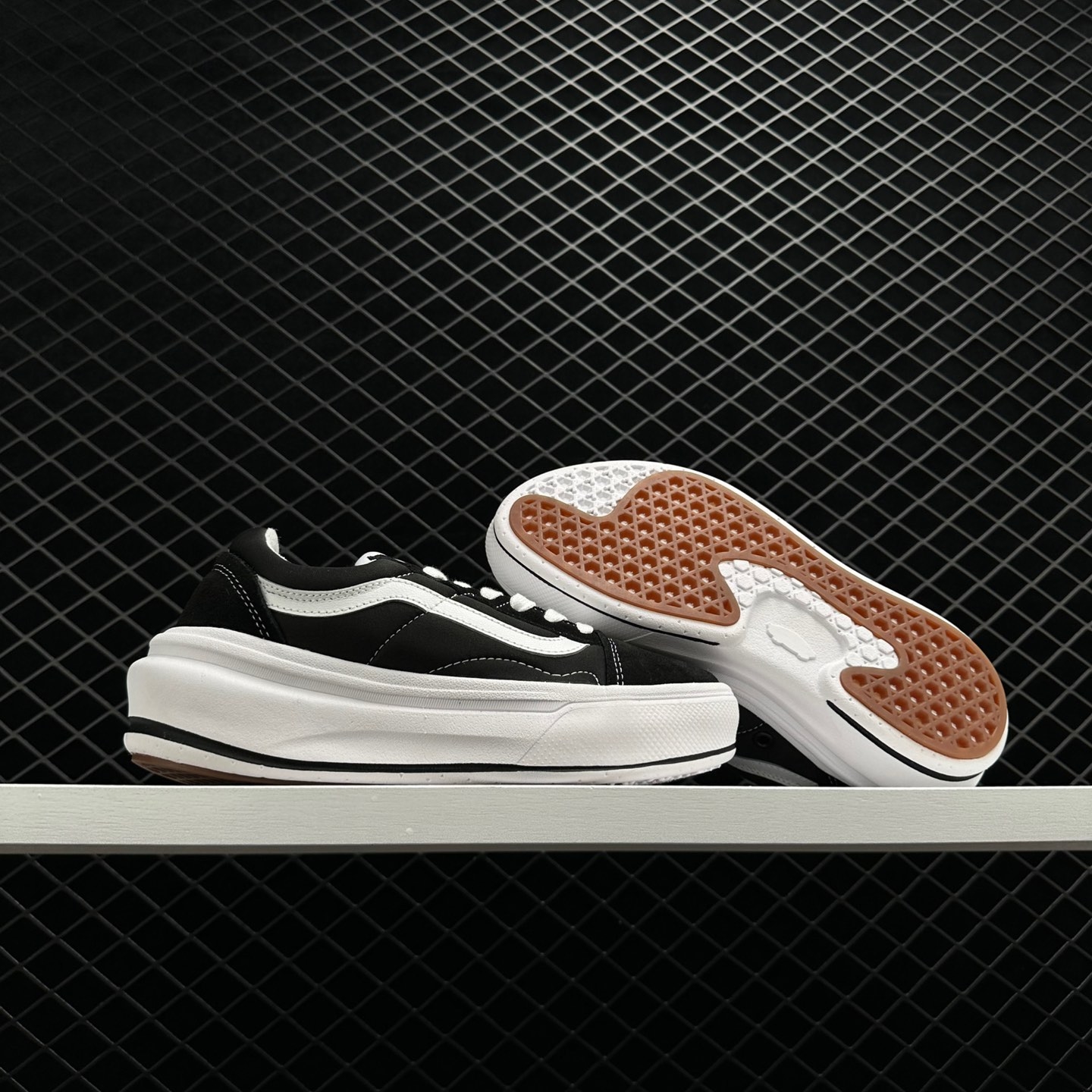 Vans Old Skool Overt ComfyCush Black White Shoes VN0A7Q5EBA2 Vans Old Skool Overt ComfyCush Black White Shoes VN0A7Q5EBA2