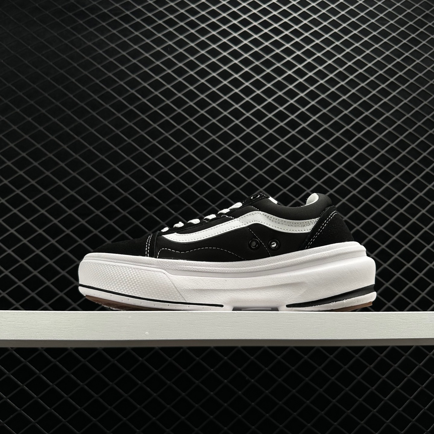 Vans Old Skool Overt ComfyCush Black White Shoes VN0A7Q5EBA2 Vans Old Skool Overt ComfyCush Black White Shoes VN0A7Q5EBA2