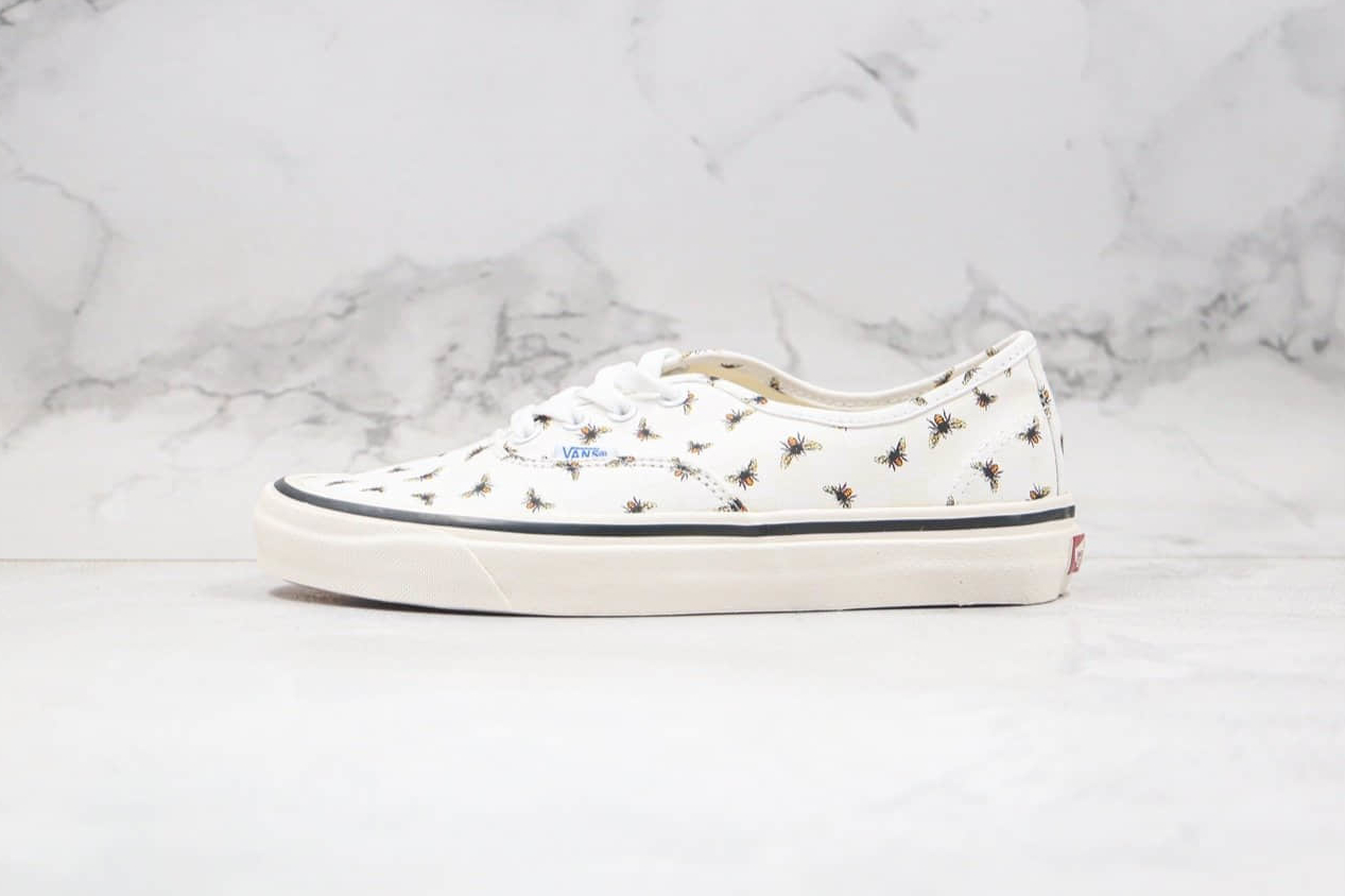 Vibrant Vans Bee Print Sneakers: Standout Style for Any Occasion