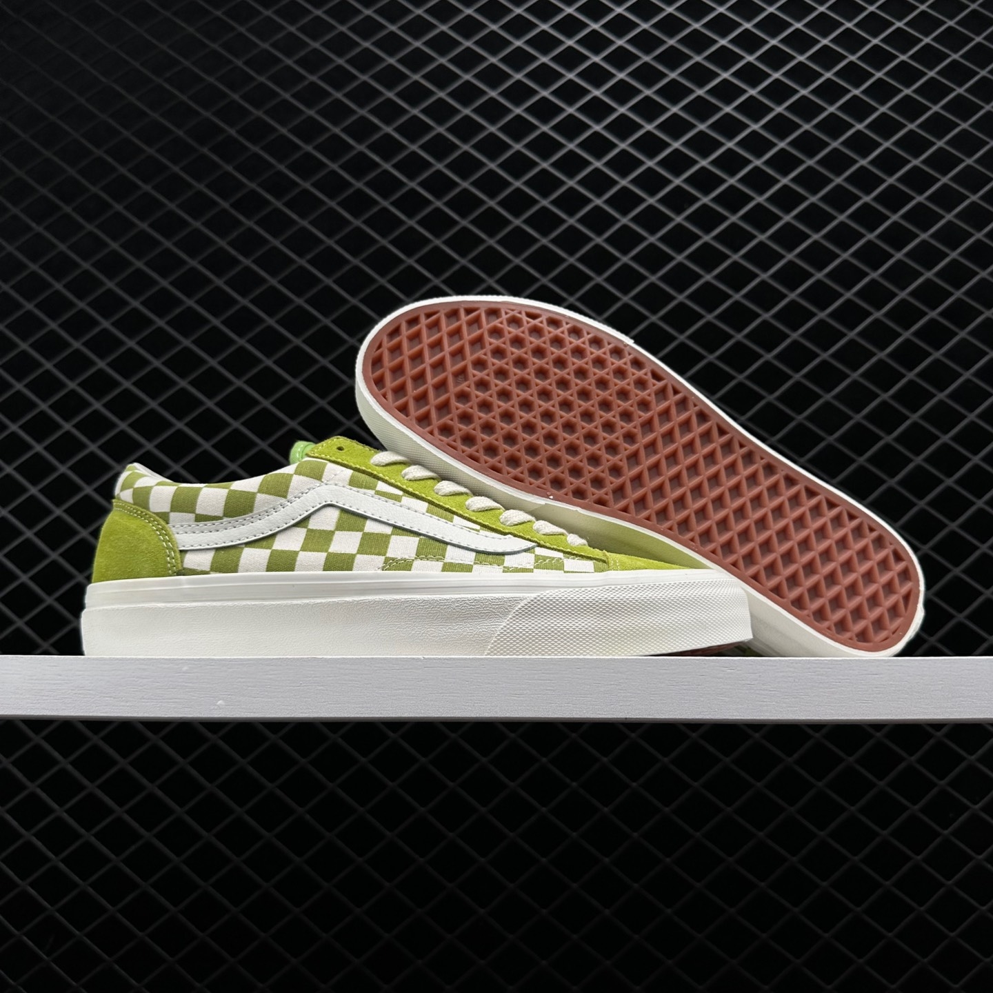 Vans Style 36 'Green' VN0A3DZ3986 - Classic Skate Shoes for Men | Limited Edition Vans Style 36 'Green' VN0A3DZ3986 - Classic Skate Shoes for Men | Limited Edition