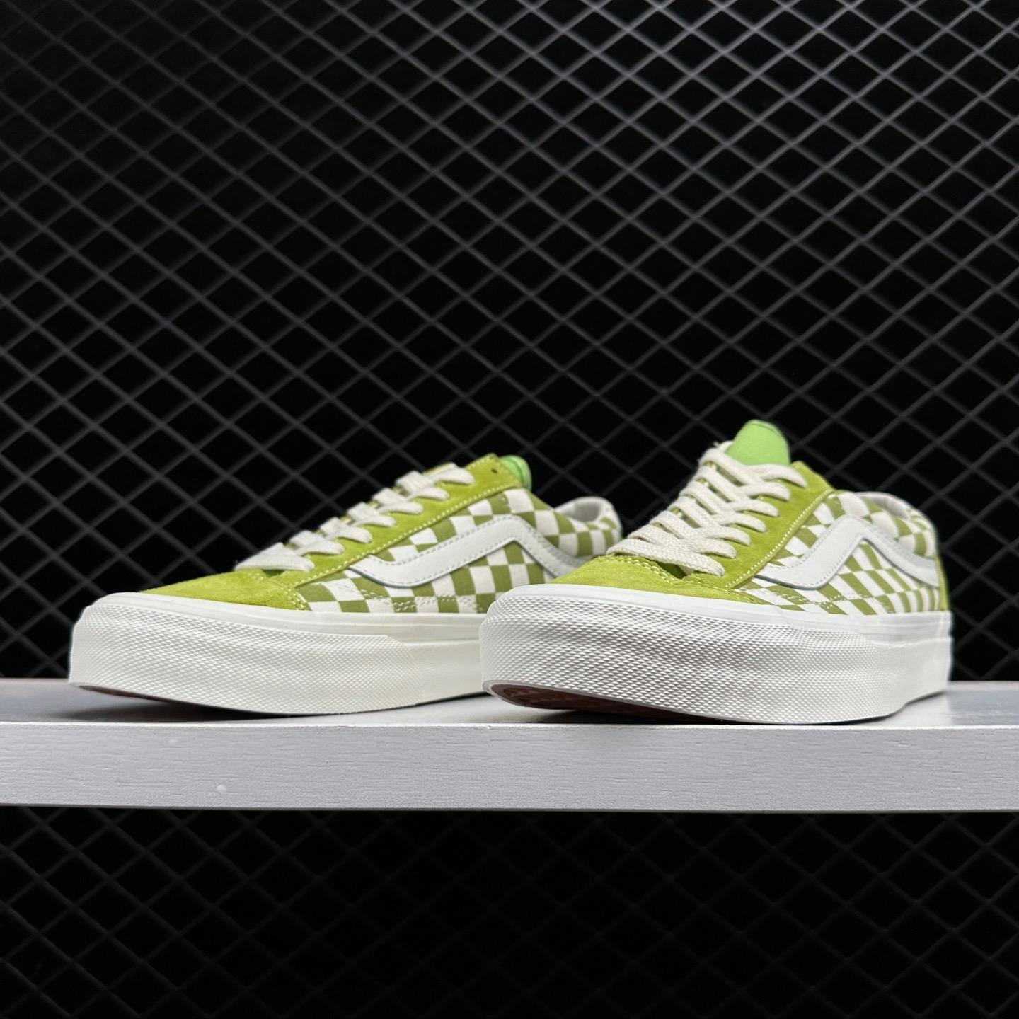 Vans Style 36 'Green' VN0A3DZ3986 - Classic Skate Shoes for Men | Limited Edition Vans Style 36 'Green' VN0A3DZ3986 - Classic Skate Shoes for Men | Limited Edition