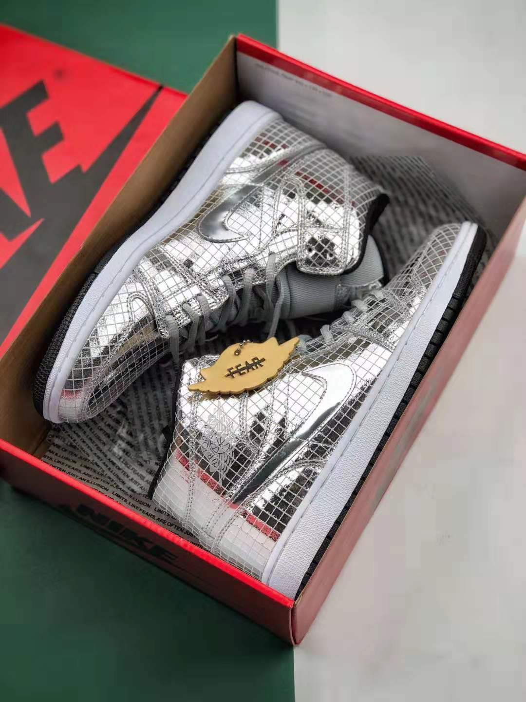 Air Jordan 1 Mid 'Disco Ball' CU9304-001: Shimmering style for iconic sneakers Air Jordan 1 Mid 'Disco Ball' CU9304-001: Shimmering style for iconic sneakers