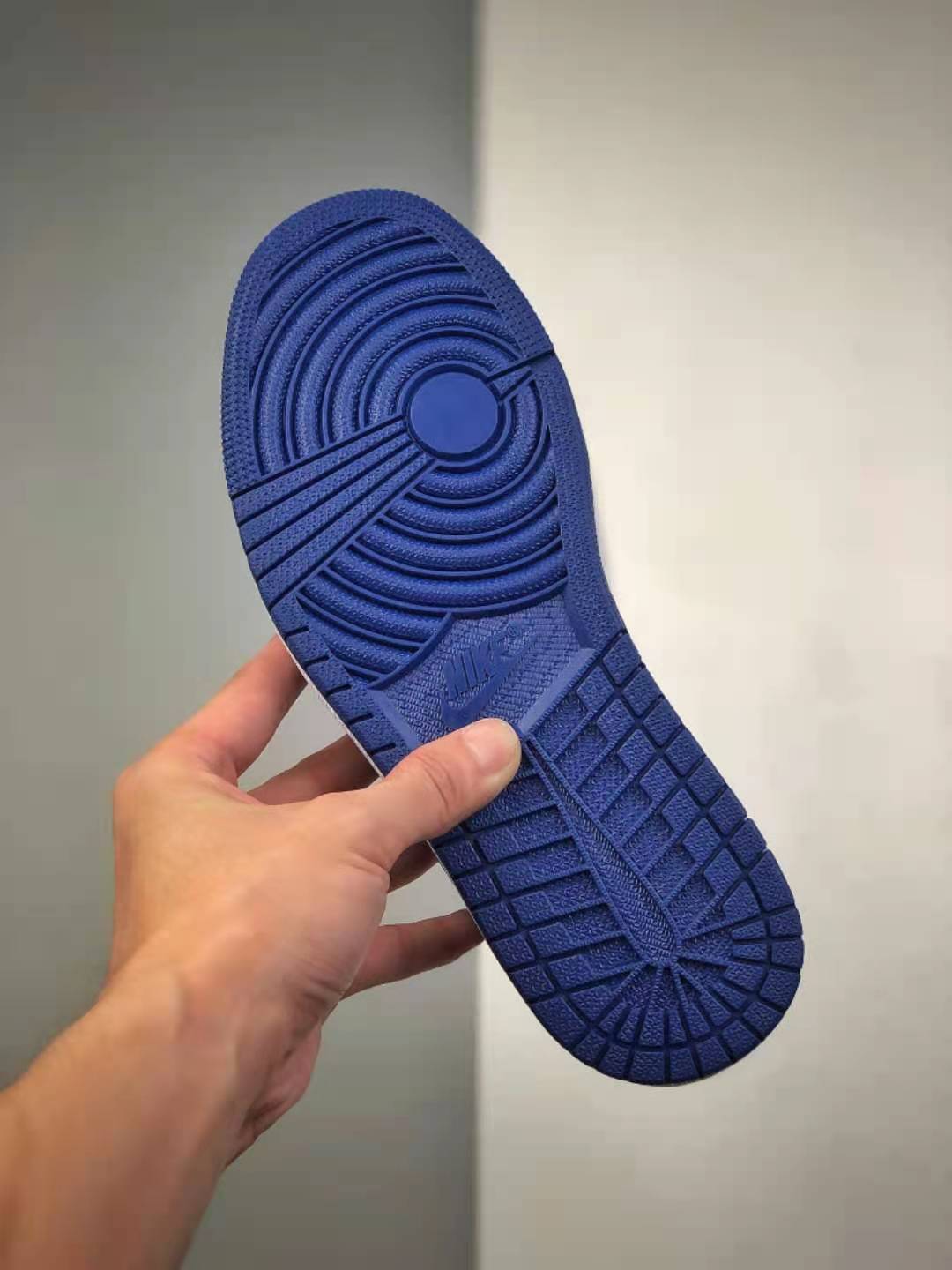 Air Jordan 1 Mid SE 'Electro Orange' DM3531-800 - Premium Sneakers for Stylish Statements Air Jordan 1 Mid SE 'Electro Orange' DM3531-800 - Premium Sneakers for Stylish Statements