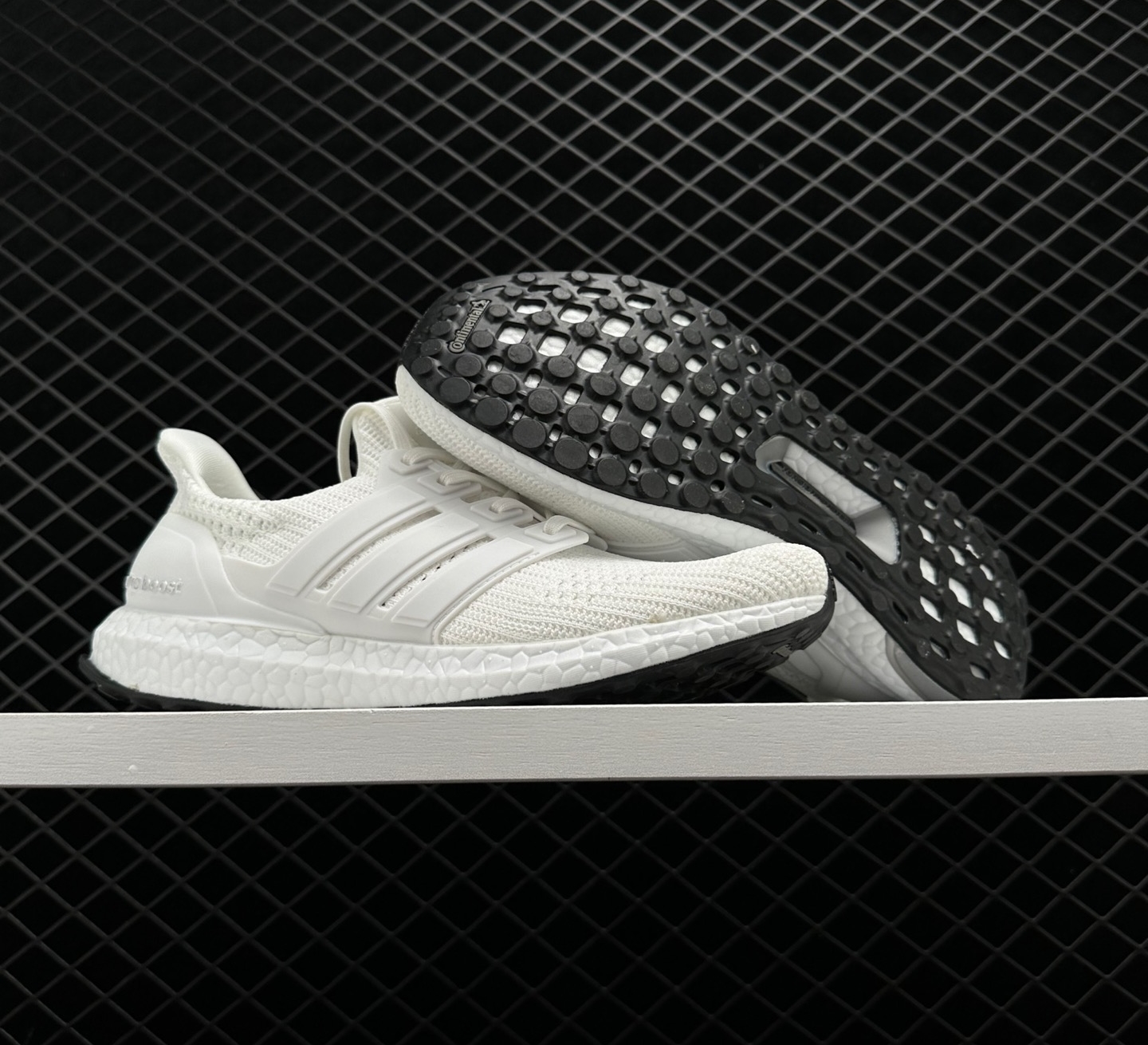 Adidas UltraBoost 4.0 DNA 'Cloud White' FY9120 - Stylish and Performance-Driven Sneakers Adidas UltraBoost 4.0 DNA 'Cloud White' FY9120 - Stylish and Performance-Driven Sneakers