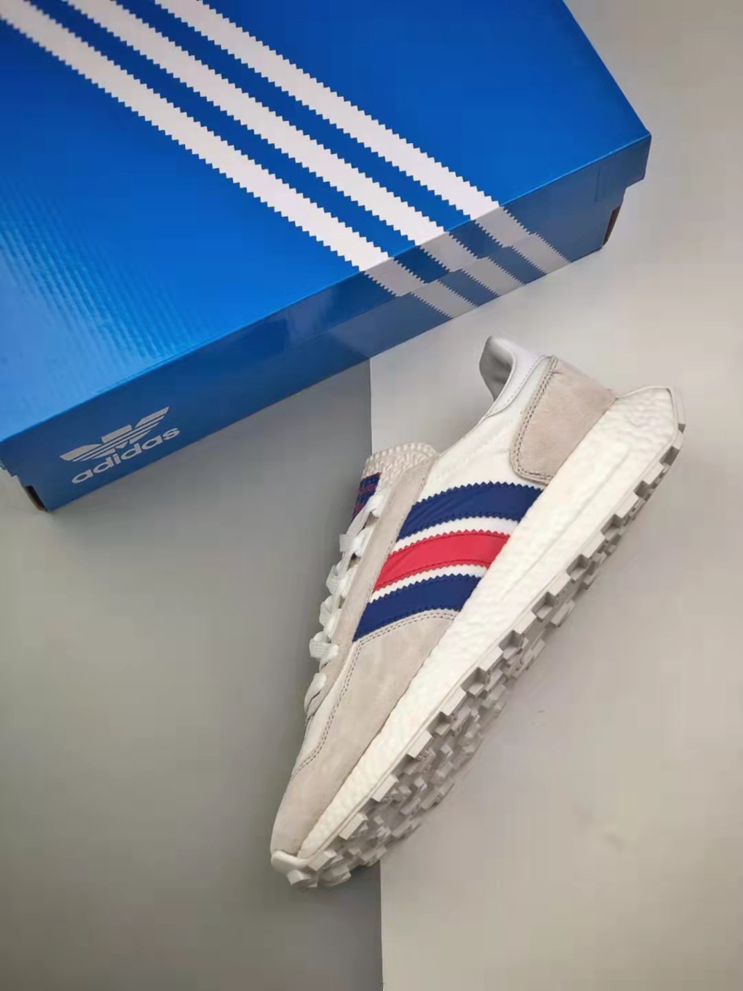 Adidas Retropy E5 Grey White Navy Red - Stylish and Comfortable Sneakers Adidas Retropy E5 Grey White Navy Red - Stylish and Comfortable Sneakers