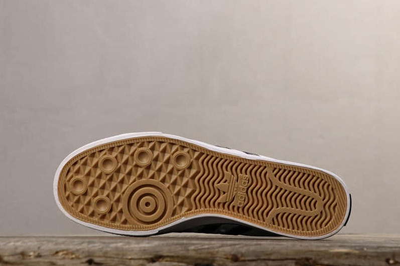 Adidas Nizza 'Footwear White' CQ2333 - Classic Design with Clean Aesthetics Adidas Nizza 'Footwear White' CQ2333 - Classic Design with Clean Aesthetics