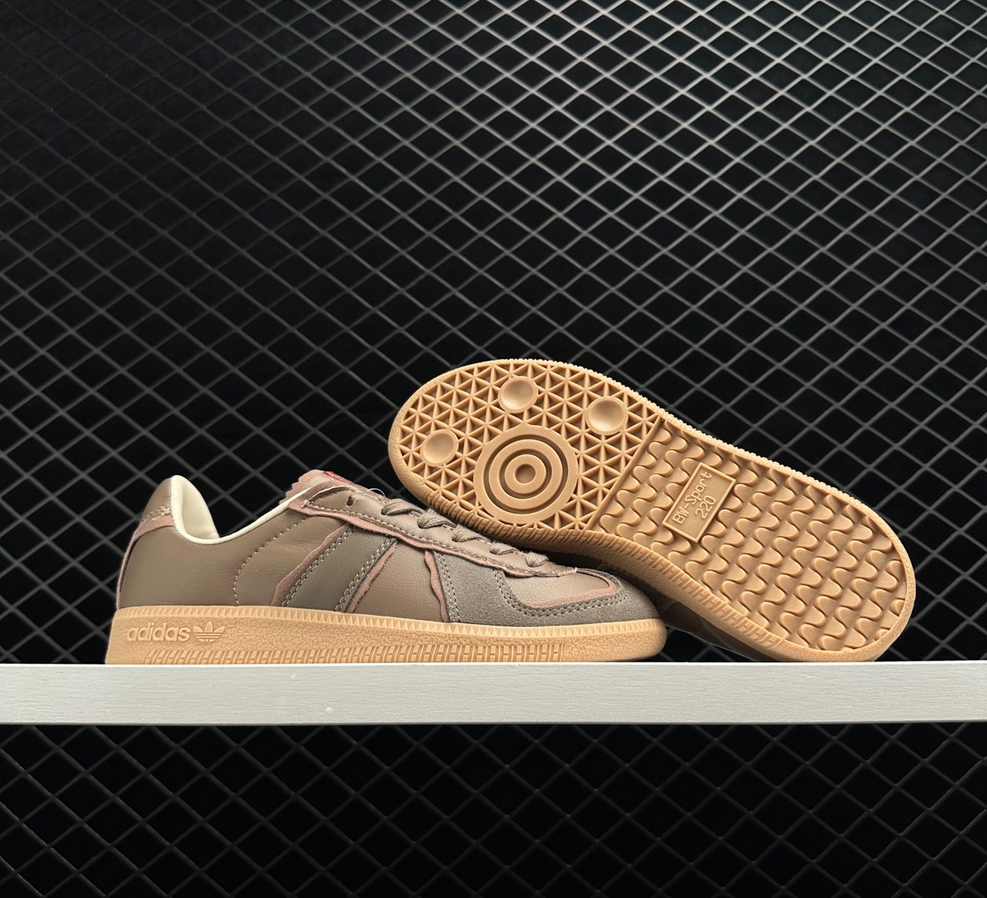 Adidas Originals BW Army Low Brown GY0017 GY0017: Classic Style and Comfort with a Modern Twist Adidas Originals BW Army Low Brown GY0017 GY0017: Classic Style and Comfort with a Modern Twist