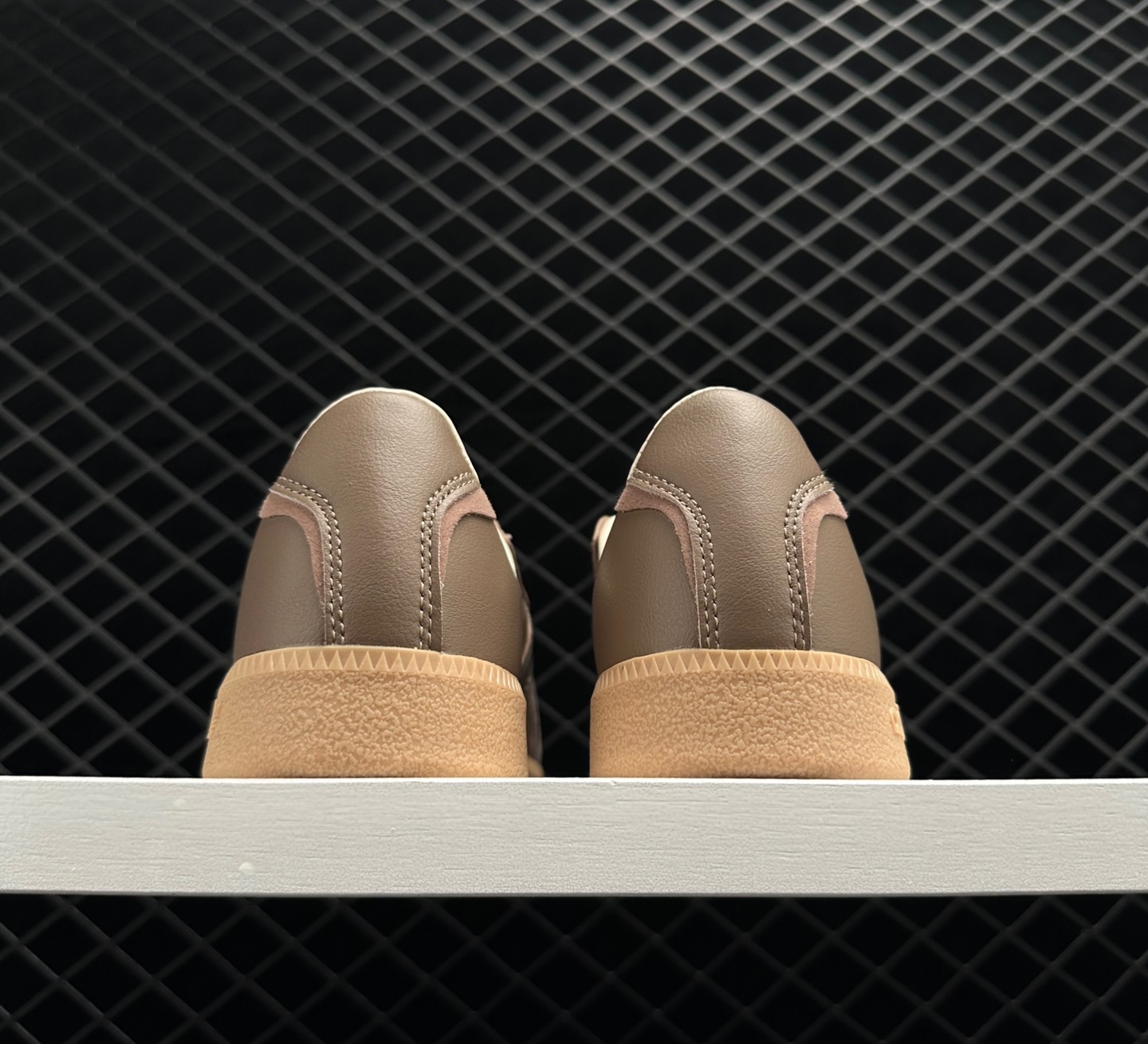 Adidas Originals BW Army Low Brown GY0017 GY0017: Classic Style and Comfort with a Modern Twist Adidas Originals BW Army Low Brown GY0017 GY0017: Classic Style and Comfort with a Modern Twist