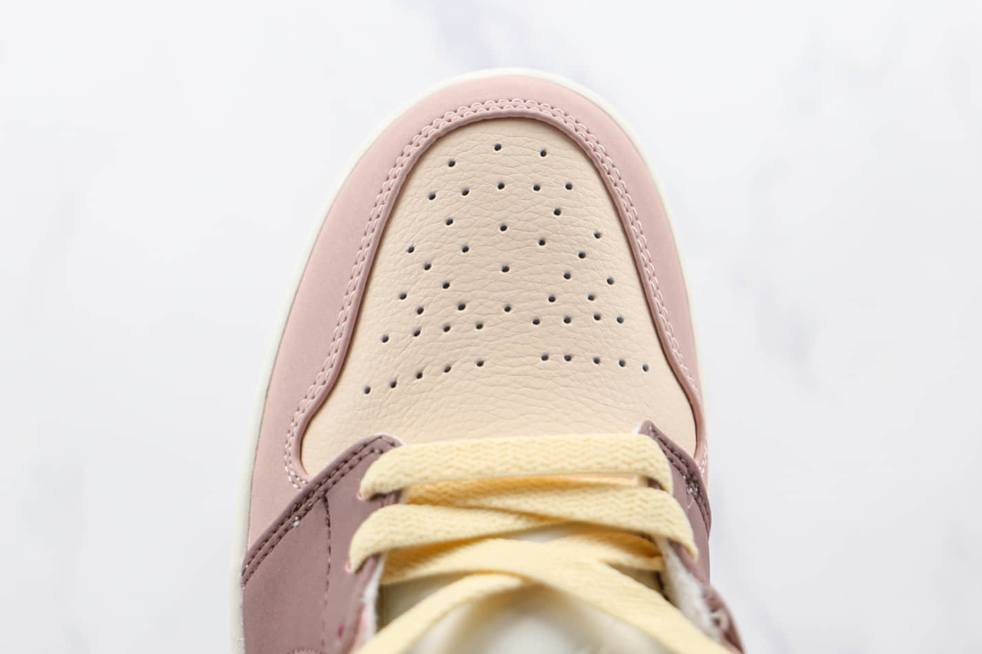 Air Jordan 1 Mid SE 'Dark Pony Smoky Mauve' DO7440-821 - Premium Sneakers for Style-Conscious Men and Women Air Jordan 1 Mid SE 'Dark Pony Smoky Mauve' DO7440-821 - Premium Sneakers for Style-Conscious Men and Women