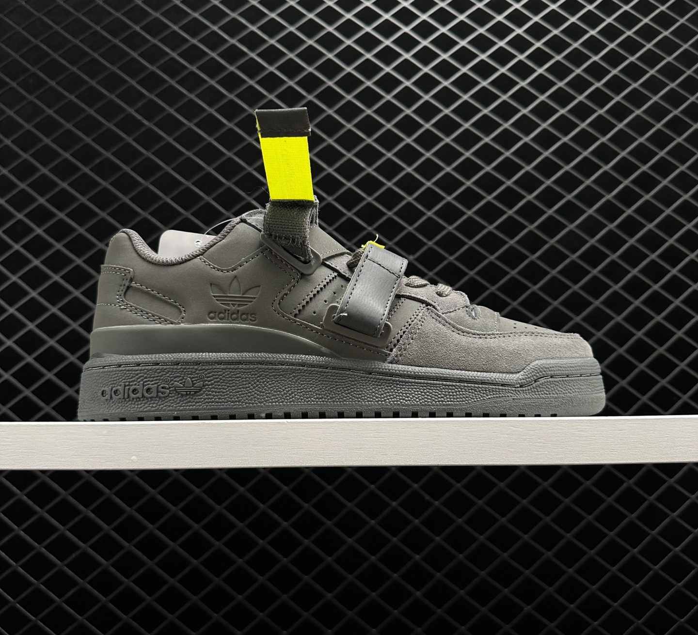 Adidas Originals Unisex Forum Low Sneakers Grey Yellow GX3657 - Trendy and Stylish Footwear