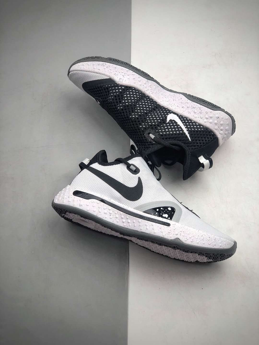 Nike PG 4 EP 'Oreo' CD5082-100 - Stylish and Versatile Basketball Shoes Nike PG 4 EP 'Oreo' CD5082-100 - Stylish and Versatile Basketball Shoes