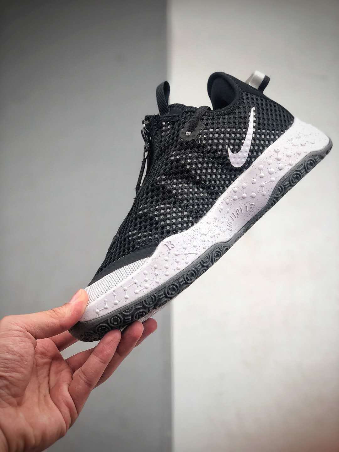 Nike PG 4 EP 'Oreo' CD5082-100 - Stylish and Versatile Basketball Shoes Nike PG 4 EP 'Oreo' CD5082-100 - Stylish and Versatile Basketball Shoes