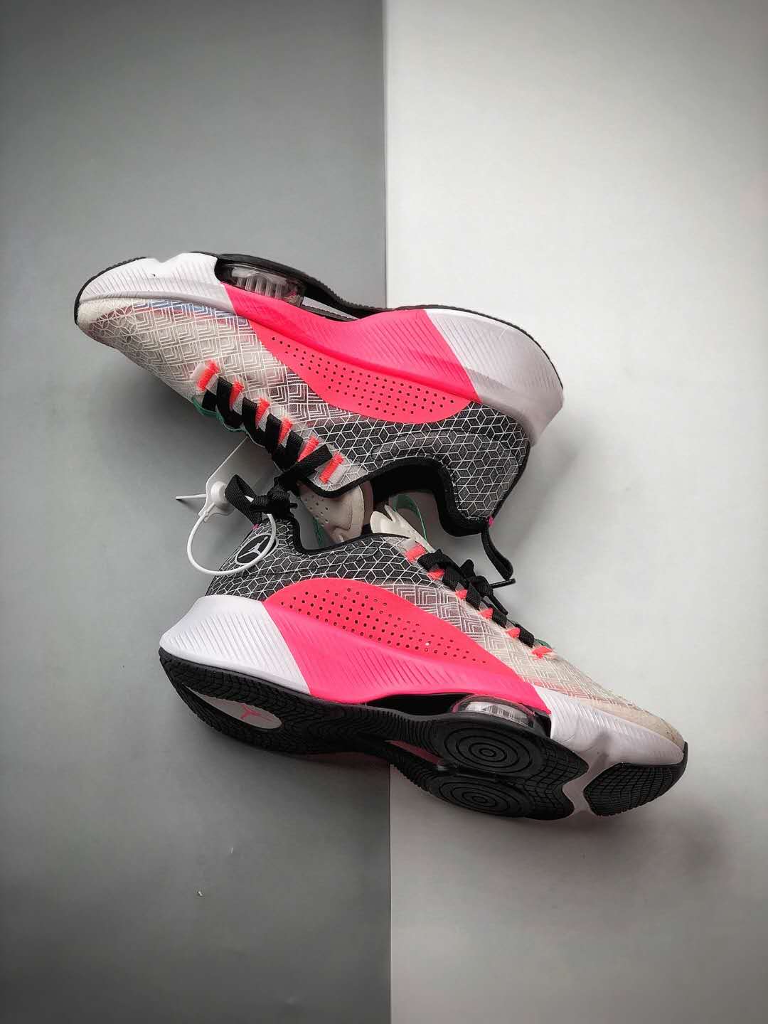 Air Jordan Renegade Flash Crimson Black Spruce Aura | CJ5383-002 Air Jordan Renegade Flash Crimson Black Spruce Aura | CJ5383-002