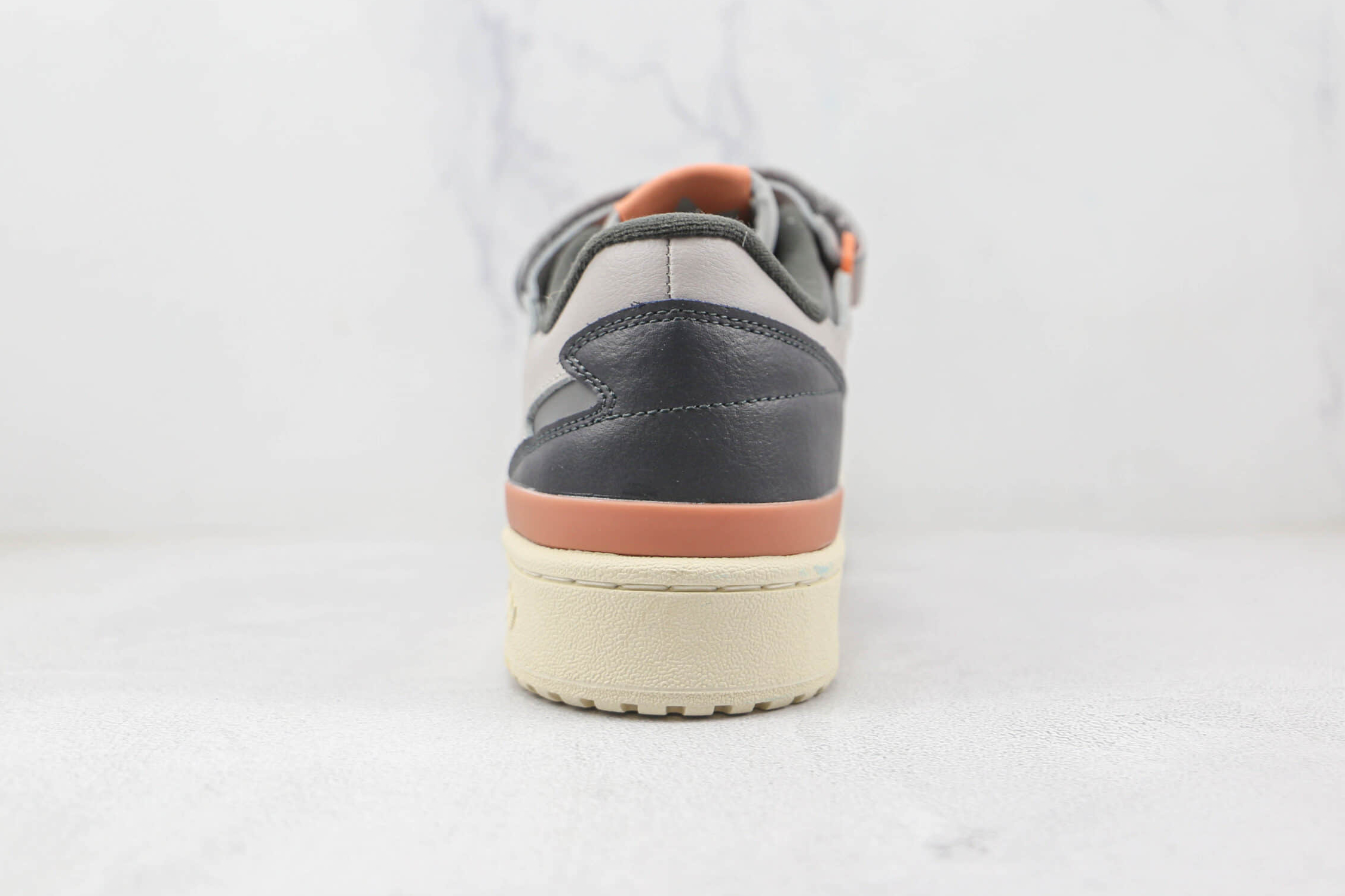 Adidas Originals Forum 84 Low GX4576 - Retro Style Sneakers for Men Adidas Originals Forum 84 Low GX4576 - Retro Style Sneakers for Men