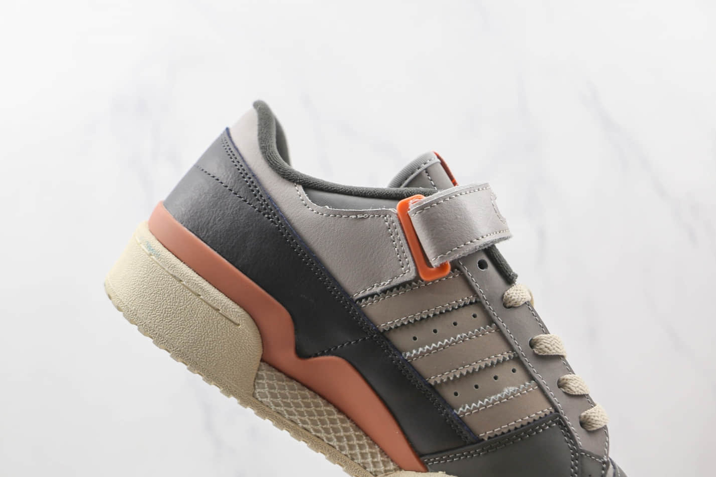 Adidas Originals Forum 84 Low GX4576 - Retro Style Sneakers for Men Adidas Originals Forum 84 Low GX4576 - Retro Style Sneakers for Men