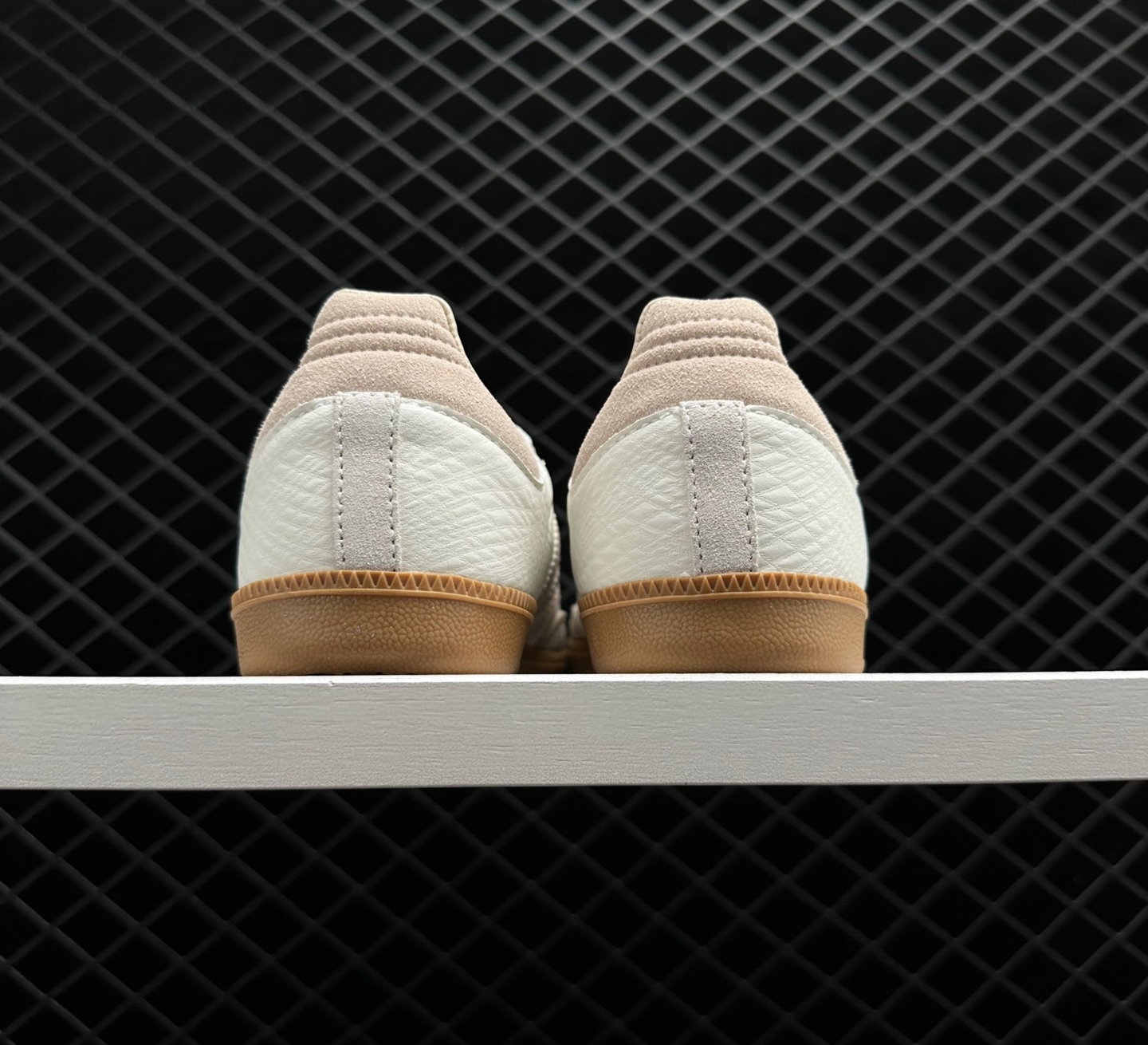 Adidas Samba LAFC Los Angeles Football Club GV8358 - Classic Style and Authenticity for LAFC Fans Adidas Samba LAFC Los Angeles Football Club GV8358 - Classic Style and Authenticity for LAFC Fans