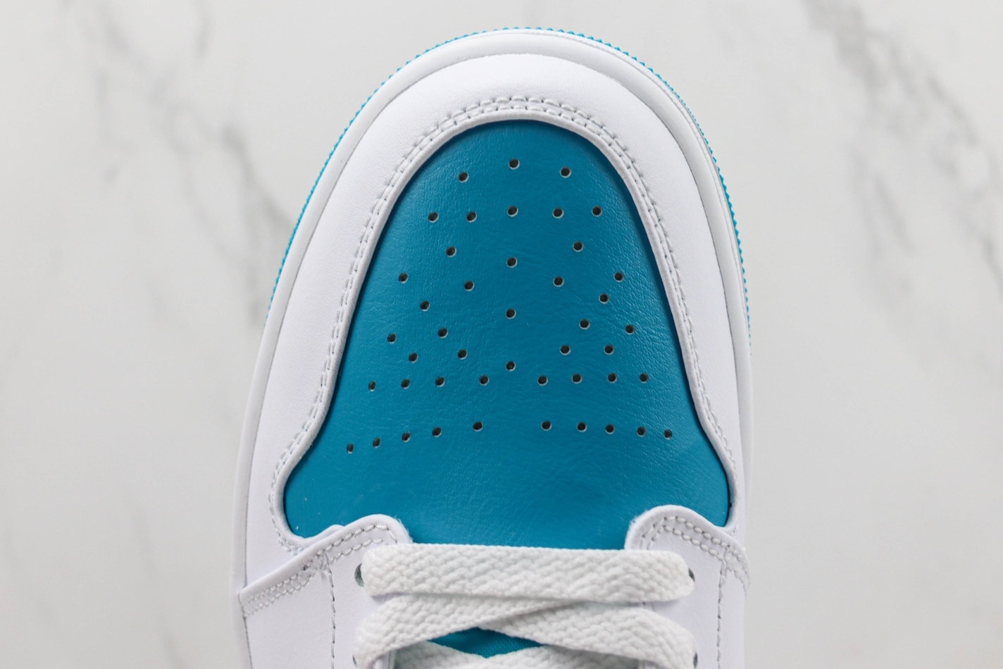 Air Jordan 1 Low 'Aquatone' - Classic Design with a Refreshing Twist Air Jordan 1 Low 'Aquatone' - Classic Design with a Refreshing Twist