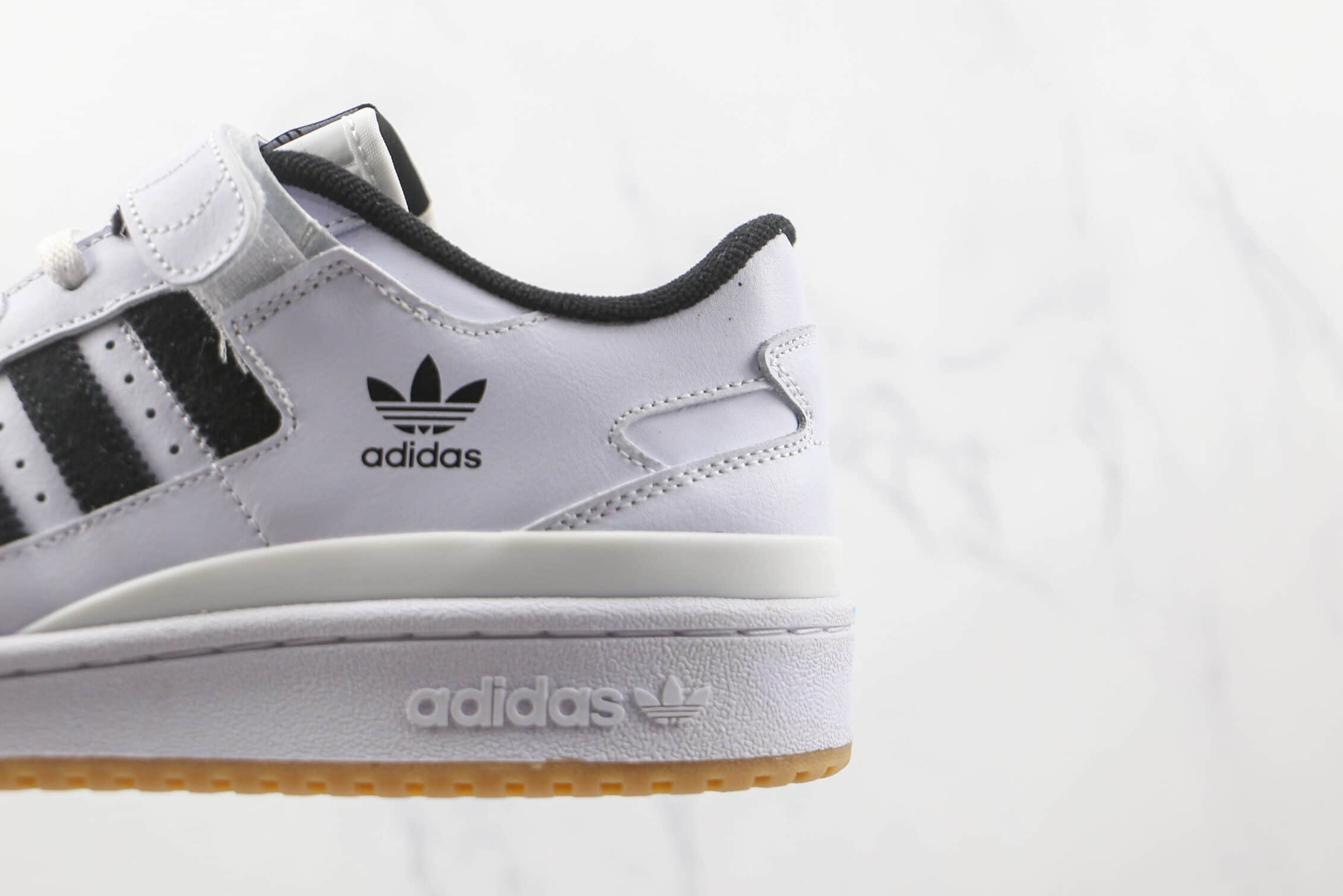 Adidas Originals Forum Low Core Black Cloud White G25813 - Stylish Sneakers for Men