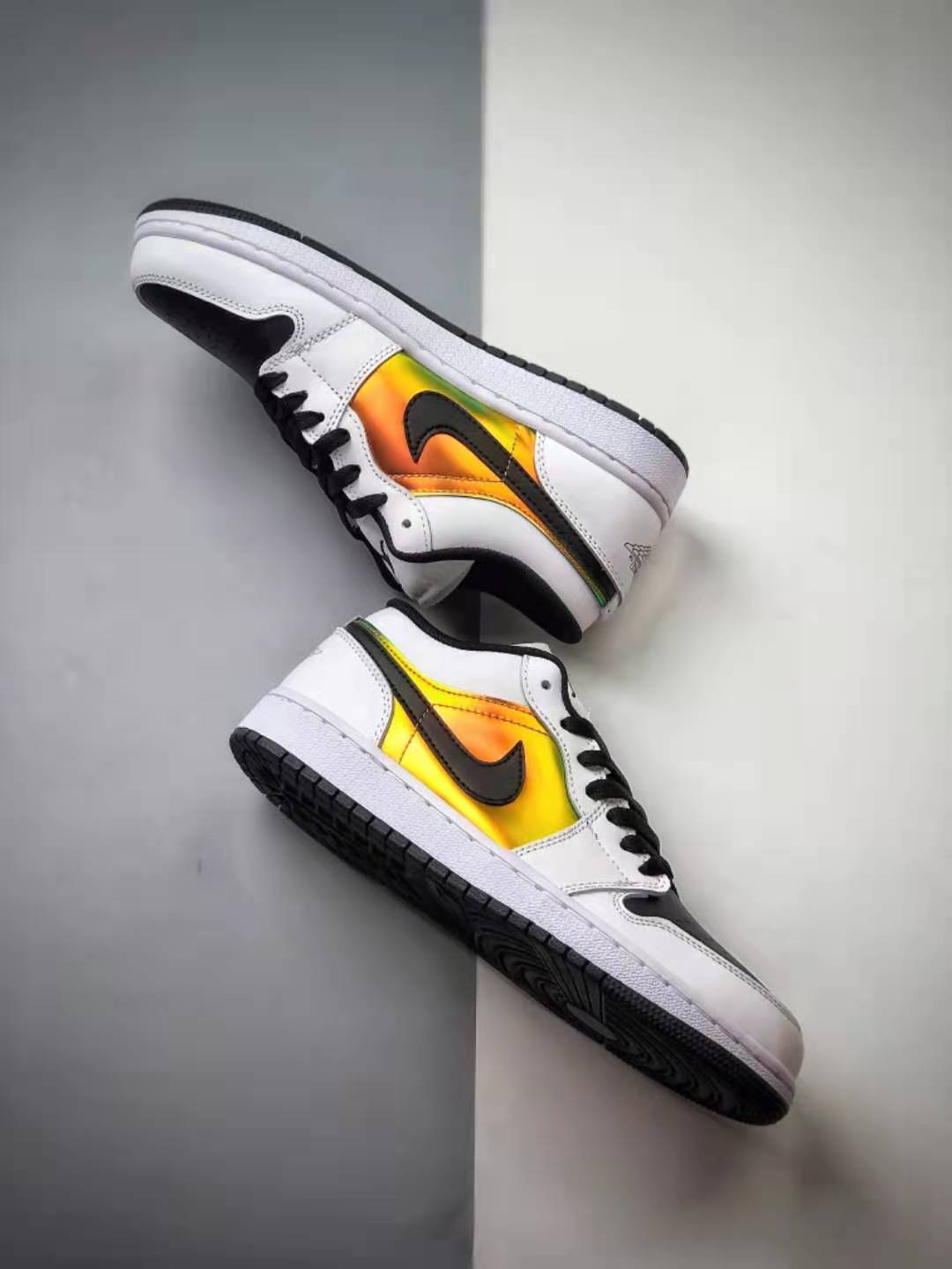 Air Jordan 1 Low SE 'Color-Shifting' CV9844-109 - Iconic Design with Dynamic Color Pattern