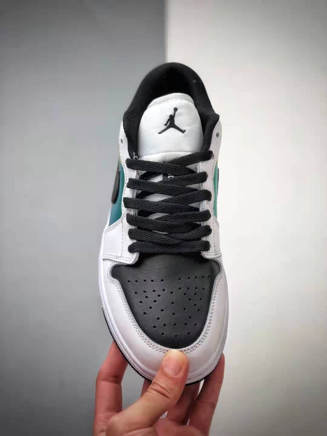 Air Jordan 1 Low SE 'Color-Shifting' CV9844-109 - Iconic Design with Dynamic Color Pattern