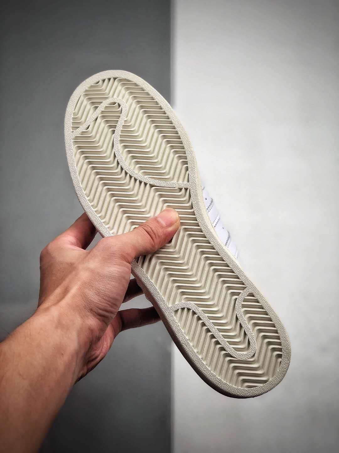 Adidas 424 x Superstar Shell Toe White Scarlet FW7624 - Stylish and Iconic Footwear Adidas 424 x Superstar Shell Toe White Scarlet FW7624 - Stylish and Iconic Footwear