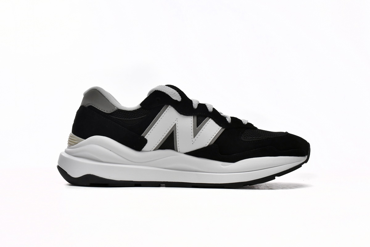 New Balance 57/40 'Black White' M5740CB - Sleek and Stylish Sneakers New Balance 57/40 'Black White' M5740CB - Sleek and Stylish Sneakers