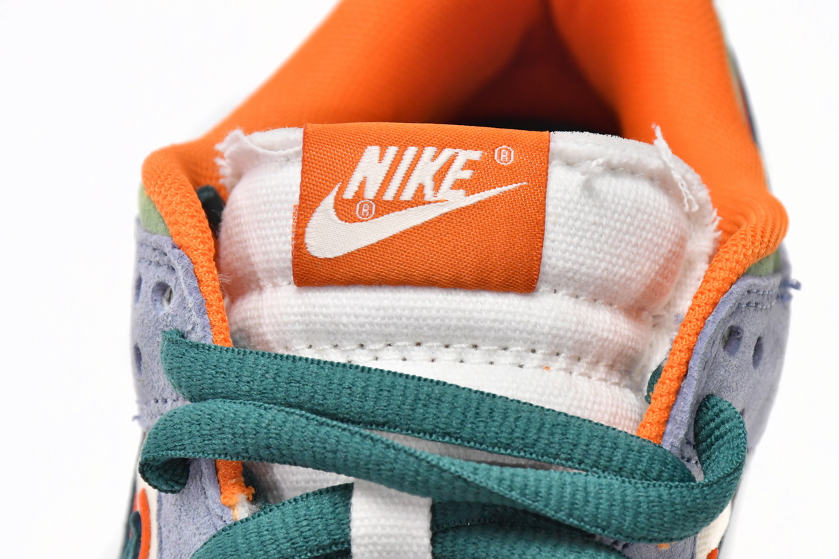 Otomo Katsuhiro x Nike SB Dunk Low Steamboy OST Orange Green - Limited Edition Sneakers Otomo Katsuhiro x Nike SB Dunk Low Steamboy OST Orange Green - Limited Edition Sneakers