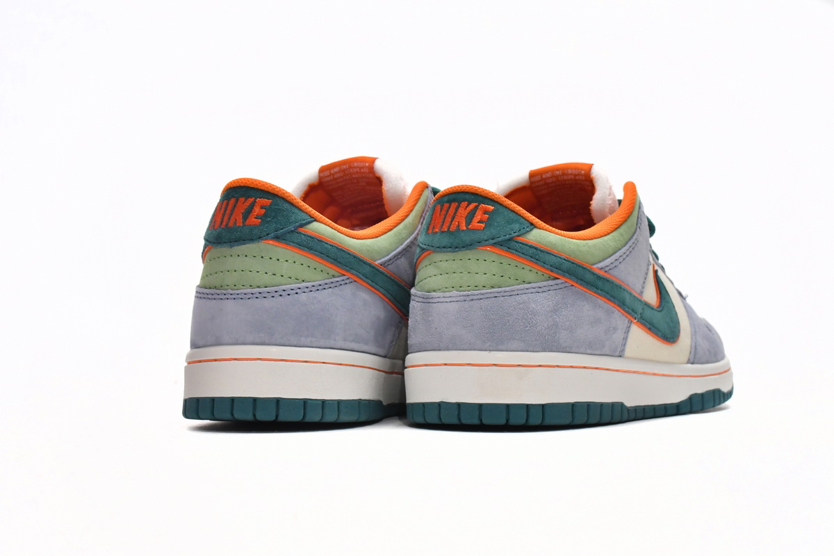 Otomo Katsuhiro x Nike SB Dunk Low Steamboy OST Orange Green - Limited Edition Sneakers Otomo Katsuhiro x Nike SB Dunk Low Steamboy OST Orange Green - Limited Edition Sneakers