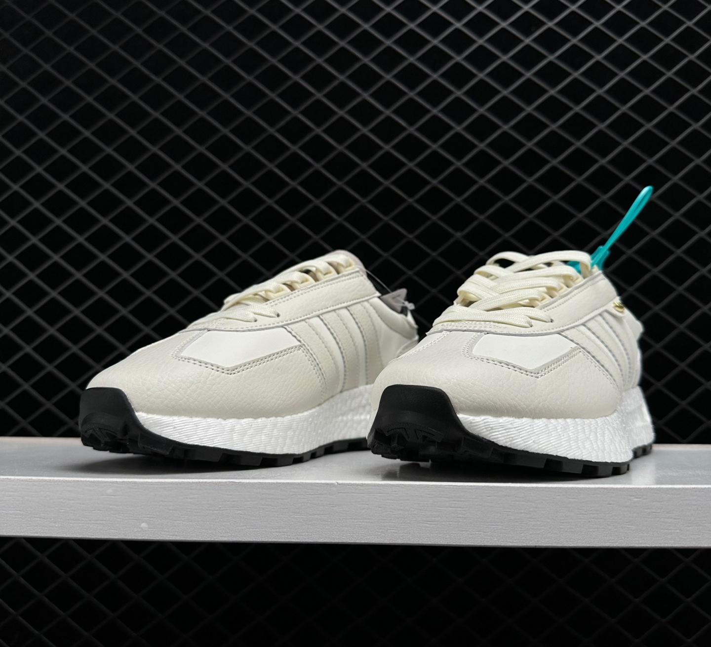 Adidas Retropy E5 'Off White Gold' HQ4390 - Premium Retro Sneaker Adidas Retropy E5 'Off White Gold' HQ4390 - Premium Retro Sneaker