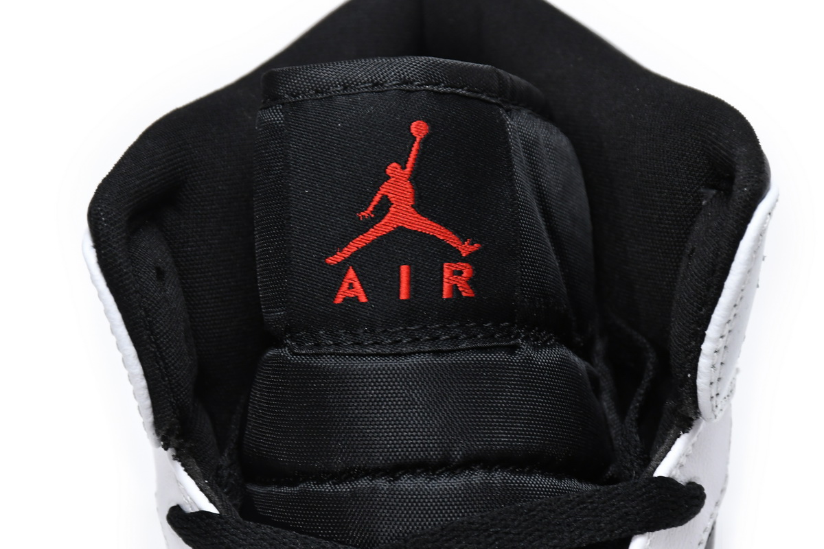 Air Jordan 1 Mid 'Chile Red' 554724-075 - Classic Style with Vibrant Appeal Air Jordan 1 Mid 'Chile Red' 554724-075 - Classic Style with Vibrant Appeal