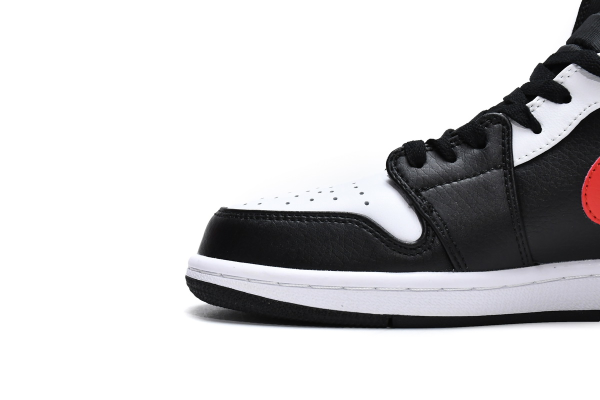 Air Jordan 1 Mid 'Chile Red' 554724-075 - Classic Style with Vibrant Appeal Air Jordan 1 Mid 'Chile Red' 554724-075 - Classic Style with Vibrant Appeal