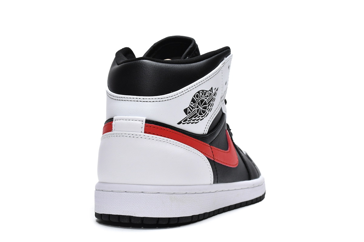 Air Jordan 1 Mid 'Chile Red' 554724-075 - Classic Style with Vibrant Appeal Air Jordan 1 Mid 'Chile Red' 554724-075 - Classic Style with Vibrant Appeal