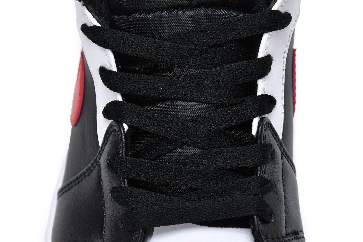 Air Jordan 1 Mid 'Chile Red' 554724-075 - Classic Style with Vibrant Appeal Air Jordan 1 Mid 'Chile Red' 554724-075 - Classic Style with Vibrant Appeal