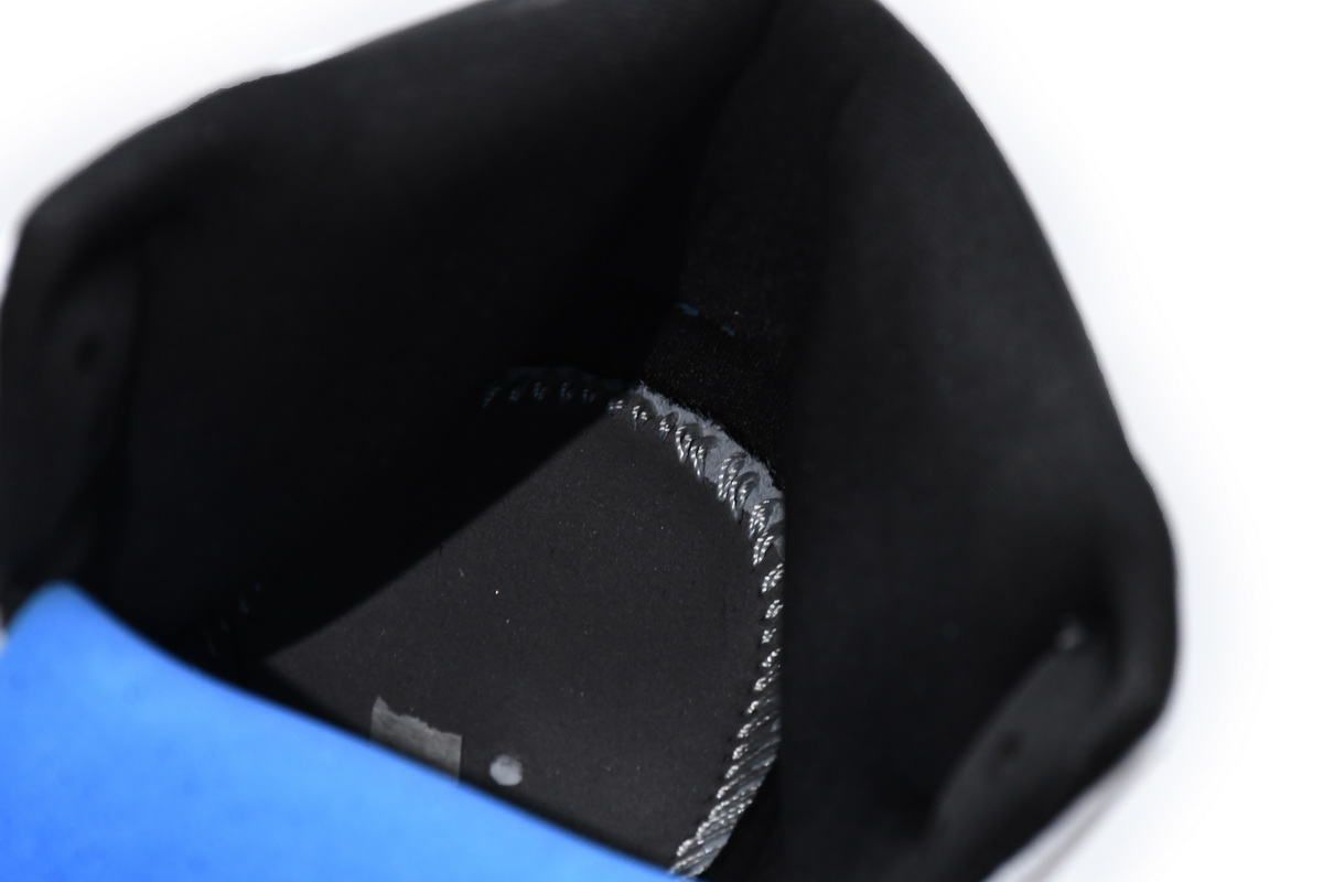 Air Jordan 1 Mid 'Chile Red' 554724-075 - Classic Style with Vibrant Appeal Air Jordan 1 Mid 'Chile Red' 554724-075 - Classic Style with Vibrant Appeal