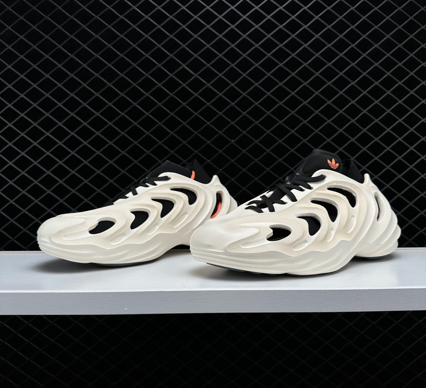 Adidas AdiFOM Q Wonder White Core Black HP6582 - Lightweight and Stylish Footwear - Ideal for All-Day Comfort Adidas AdiFOM Q Wonder White Core Black HP6582 - Lightweight and Stylish Footwear - Ideal for All-Day Comfort