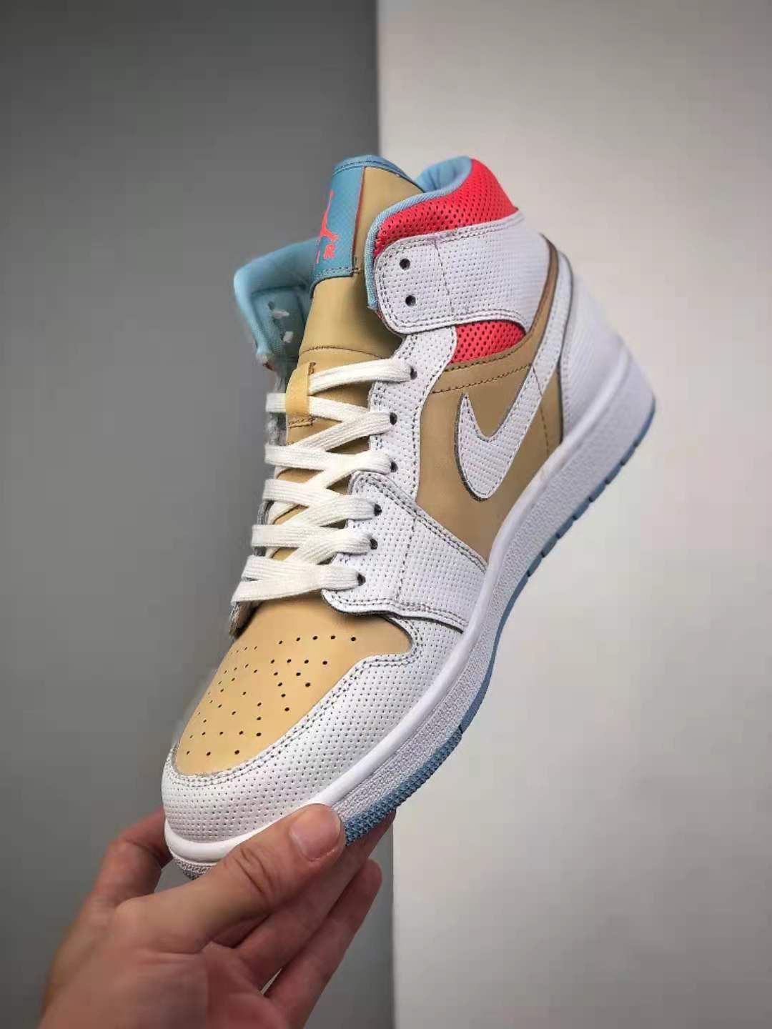 Air Jordan 1 Mid SE 'Sesame' CZ0774-200 | Classic Style & Subtle Elegance Air Jordan 1 Mid SE 'Sesame' CZ0774-200 | Classic Style & Subtle Elegance