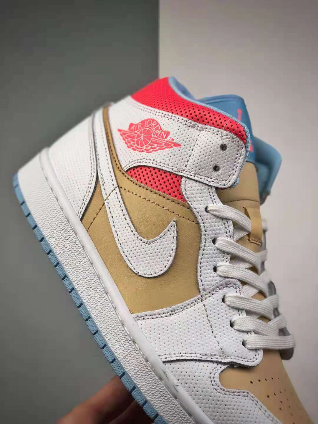 Air Jordan 1 Mid SE 'Sesame' CZ0774-200 | Classic Style & Subtle Elegance Air Jordan 1 Mid SE 'Sesame' CZ0774-200 | Classic Style & Subtle Elegance