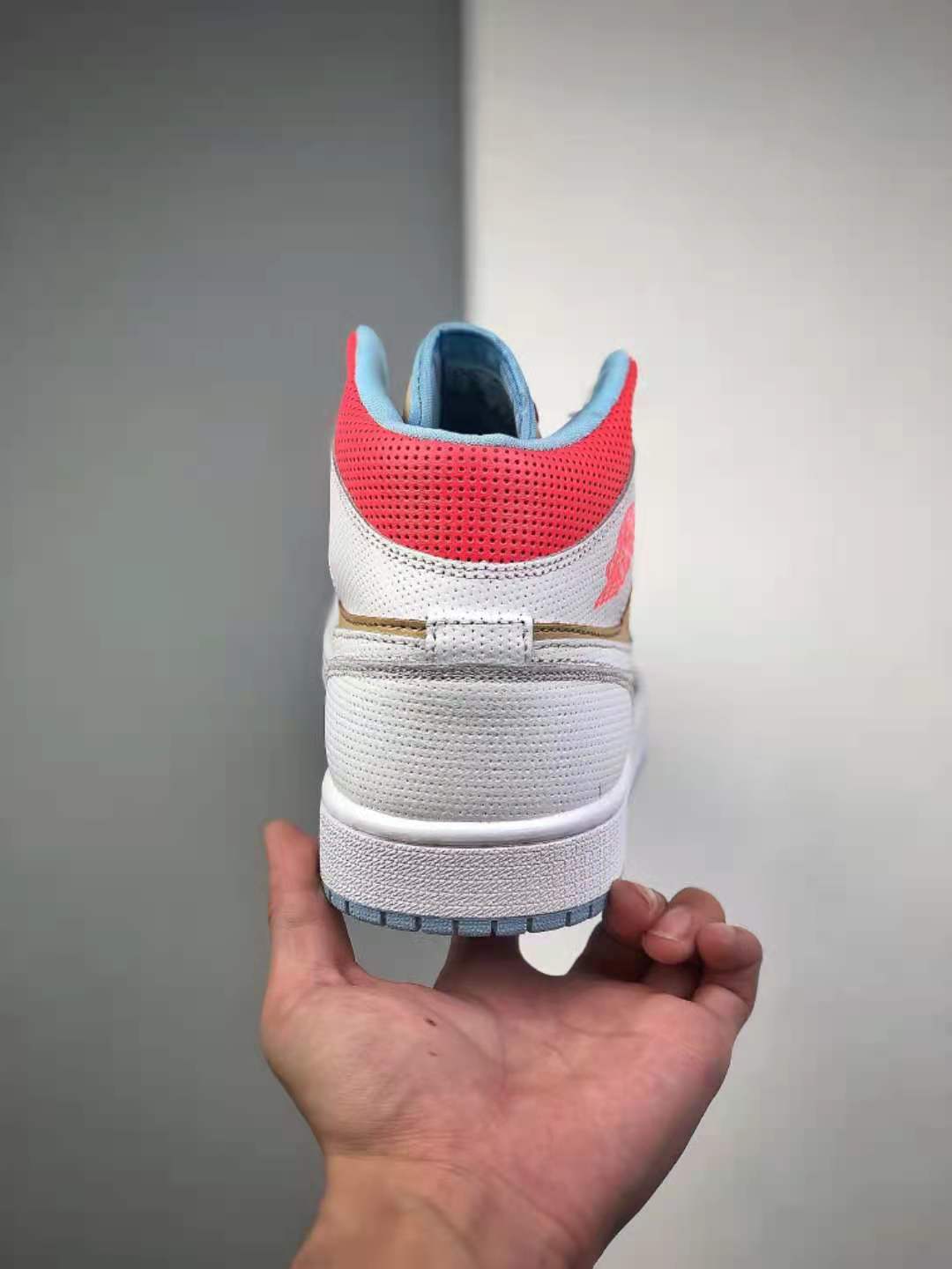 Air Jordan 1 Mid SE 'Sesame' CZ0774-200 | Classic Style & Subtle Elegance Air Jordan 1 Mid SE 'Sesame' CZ0774-200 | Classic Style & Subtle Elegance