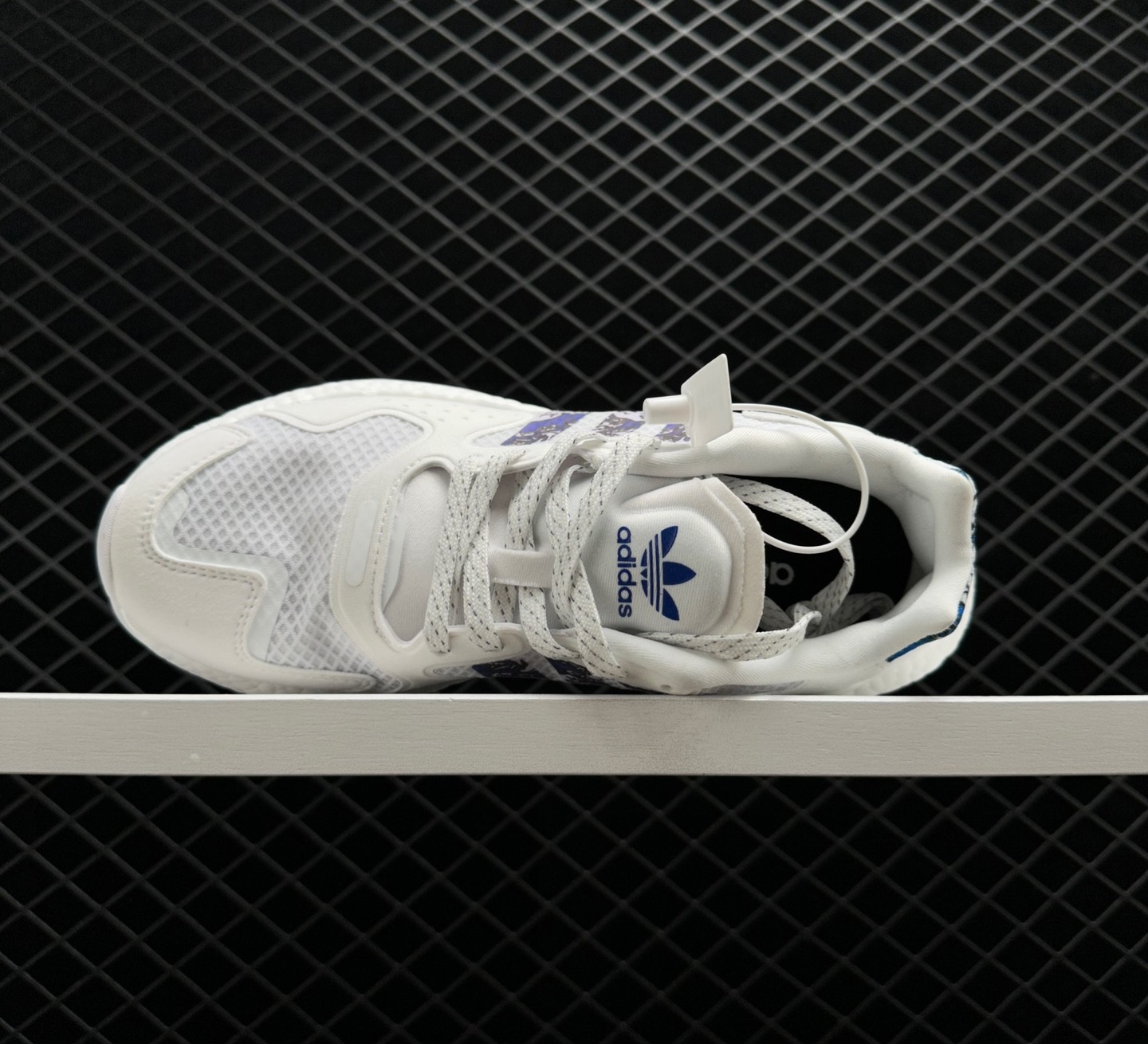 Adidas Day Jogger White Blue - Stylish and Comfortable Sneakers Adidas Day Jogger White Blue - Stylish and Comfortable Sneakers