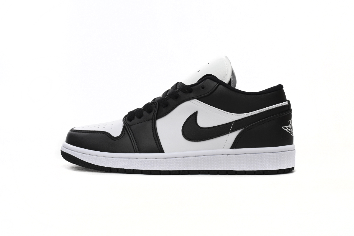 Air Jordan 1 Low 'Panda' DC0774-101: Classic Sneaker with a Stylish Twist