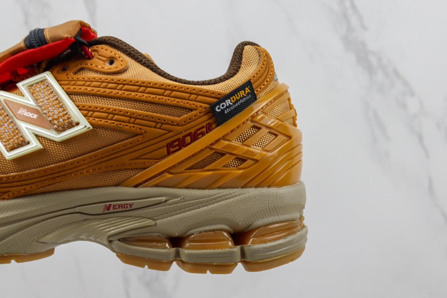 New Balance 1906R Cordura Pouch | Vintage Wheat M1906ROB