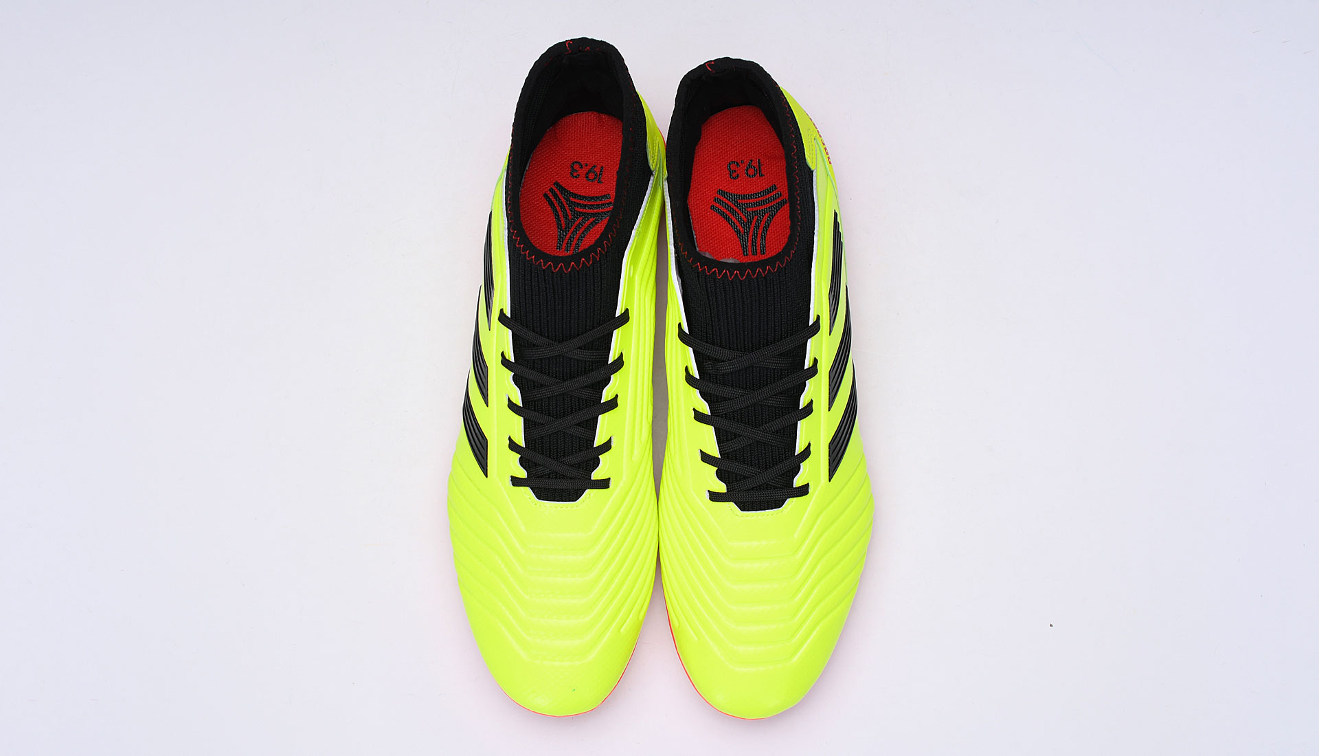Adidas Predator 18.3 Ag J Football Shoes BB7748 - Performance meets style for young footballers Adidas Predator 18.3 Ag J Football Shoes BB7748 - Performance meets style for young footballers